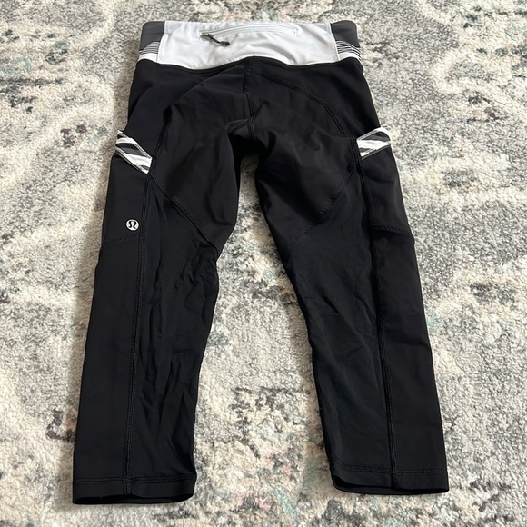 Lululemon Run Mod Moves Crop 17” - Picture 7 of 10